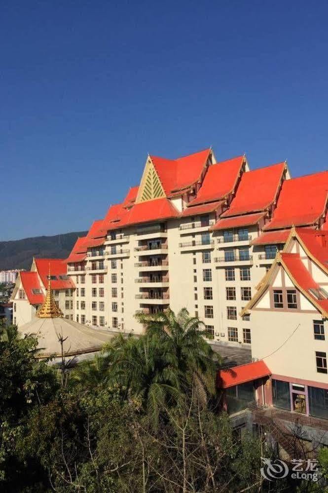 Golden Zone Hotel Jinghong Exterior photo